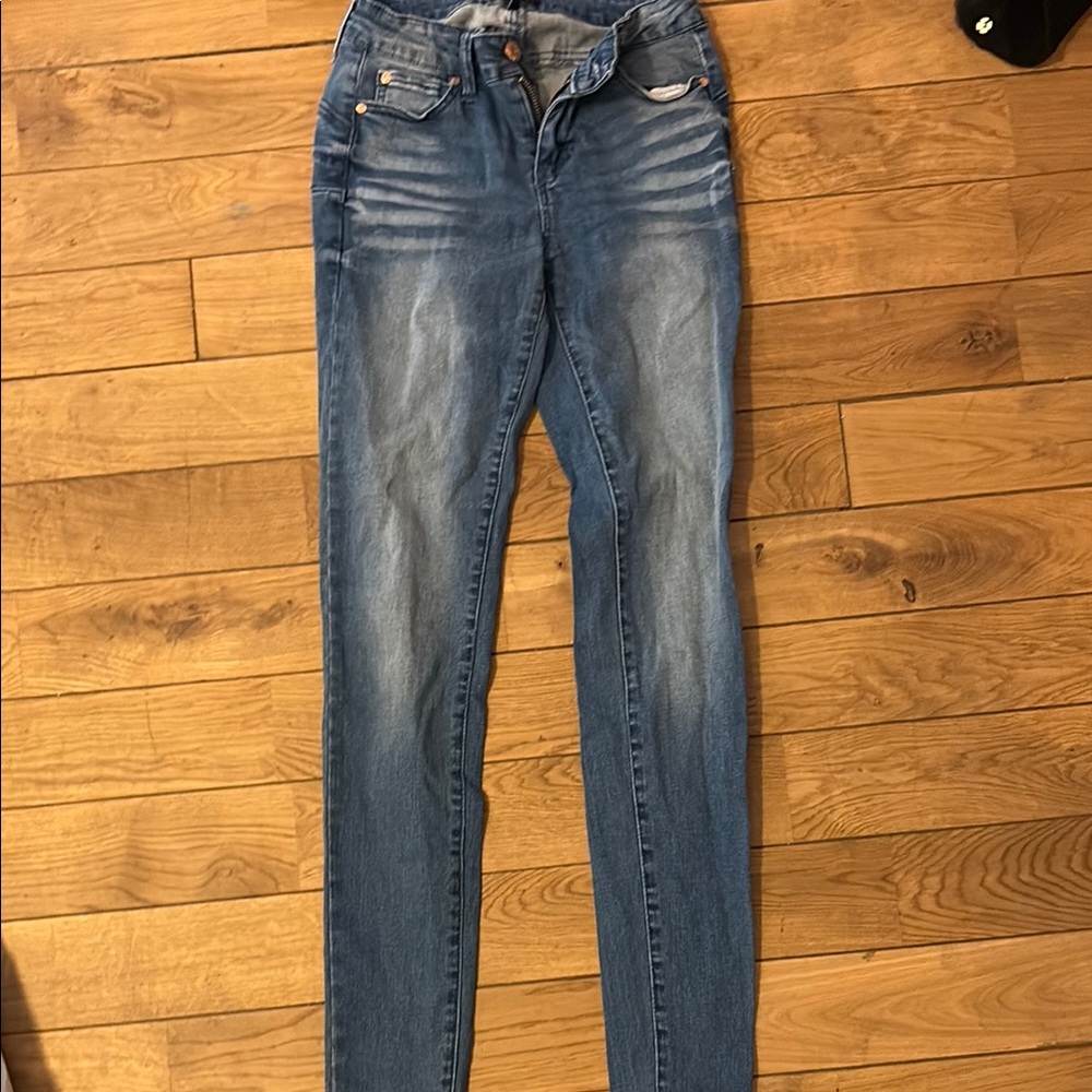 Celebrity Pink Blue Skinny Jeans with Classic Design